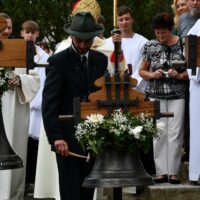 25. TUČAPY: svěcení nových zvonů