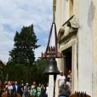 28. TUČAPY: svěcení nových zvonů