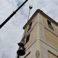 29. TUČAPY: svěcení nových zvonů
