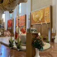 7. ČESKOBUDĚJOVICKÝ BISKUP UDĚLIL MEDAILE SV. AURACIÁNA