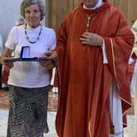 12. ČESKOBUDĚJOVICKÝ BISKUP UDĚLIL MEDAILE SV. AURACIÁNA