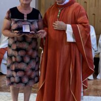 14. ČESKOBUDĚJOVICKÝ BISKUP UDĚLIL MEDAILE SV. AURACIÁNA