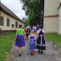 4. LOMNICE NAD LUŽNICÍ: Děkovná krojovaná mše svatá