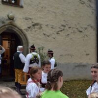 6. LOMNICE NAD LUŽNICÍ: Děkovná krojovaná mše svatá