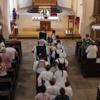 8. LOMNICE NAD LUŽNICÍ: Děkovná krojovaná mše svatá