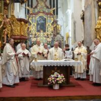 16. STRAKONICE: První mše svatá v kostele sv. Prokopa po rekonstrukci