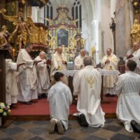 17. STRAKONICE: První mše svatá v kostele sv. Prokopa po rekonstrukci