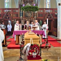 3. VACOV: Rozloučení s otcem Janouškem