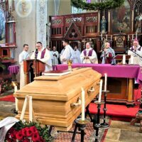 4. VACOV: Rozloučení s otcem Janouškem