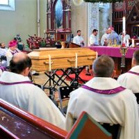 5. VACOV: Rozloučení s otcem Janouškem