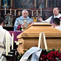 7. VACOV: Rozloučení s otcem Janouškem