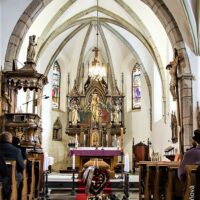 2. VELHARTICE: Pohřeb otce Jana Janouška