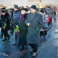 12. VELHARTICE: Pohřeb otce Jana Janouška