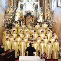 BONI PUERI v Chrobolech