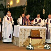 18. Č. BUDĚJOVICE: Slavnostní uložení ostatků bl. Jindřicha Libraria