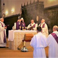 19. Č. BUDĚJOVICE: Slavnostní uložení ostatků bl. Jindřicha Libraria