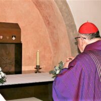 35. Č. BUDĚJOVICE: Slavnostní uložení ostatků bl. Jindřicha Libraria