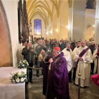 36. Č. BUDĚJOVICE: Slavnostní uložení ostatků bl. Jindřicha Libraria