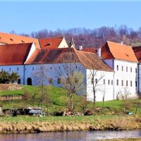 1. ZLATÁ KORUNA: 760 let od založení