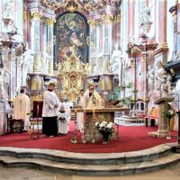 9. ZLATÁ KORUNA: 760 let od založení