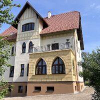 3. DOBRÁ VODA u ČB: Otec biskup požehnal Centrum Agáta