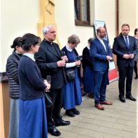 8. DOBRÁ VODA u ČB: Otec biskup požehnal Centrum Agáta