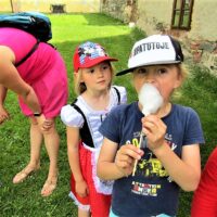 4. NEPOMUK: Den dětí na farní zahradě Arciděkanství