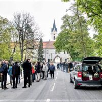 8. TŘEBOŇ: Vzpomínka na P. V. A. Bouze a trvalé sliby A. Kratochvíla