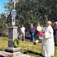 8. KESTŘANY: Slavnostní žehnání obnoveného kříže