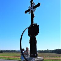 16. KESTŘANY: Slavnostní žehnání obnoveného kříže