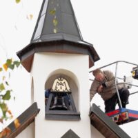 20. HODKOV: Poutní bohoslužba se svěcením zvonu