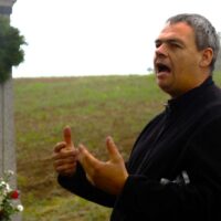 3. ROJICE U RADOMYŠLE: Žehnání obnoveného kříže