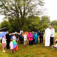 12. ROJICE U RADOMYŠLE: Žehnání obnoveného kříže