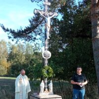 9. ZÁBOŘÍ: žehnání obnoveného kříže