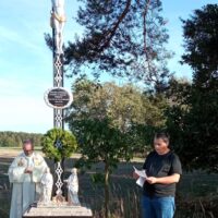 11. ZÁBOŘÍ: žehnání obnoveného kříže