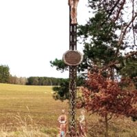 1. ZÁBOŘÍ: žehnání obnoveného kříže