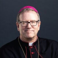 Americký biskup R. Barron navštíví Českou republiku