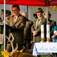 9. LAŽIŠTĚ: Svatohubertská slavnost k 60. výročí založení mysliveckého spolku