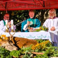 11. LAŽIŠTĚ: Svatohubertská slavnost k 60. výročí založení mysliveckého spolku