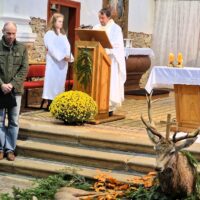 8. NOVÁ CEREKEV: I. historická Hubertská mše sv.