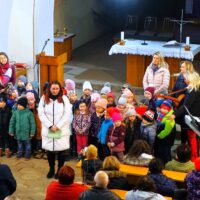 8. ŠEVĚTÍN: Koledování dětí u jesliček