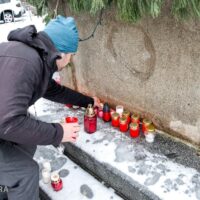 2. TŘEBOŇ: Pietní setkání a minuta ticha za oběti střelby na FF UK