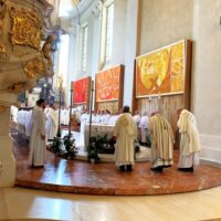 6. Předání pověření absolventům „Kurzu pro služebníky Eucharistie“