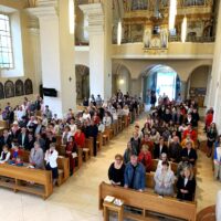 8. Předání pověření absolventům „Kurzu pro služebníky Eucharistie“