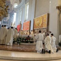 17. Předání pověření absolventům „Kurzu pro služebníky Eucharistie“