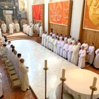 19. Předání pověření absolventům „Kurzu pro služebníky Eucharistie“