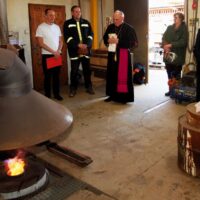 5. Slavnostní odlití zvonu pro kapli v Křenově