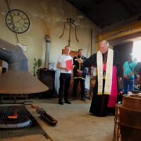 7. Slavnostní odlití zvonu pro kapli v Křenově