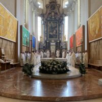 6. Mše svatá na poděkování za 30 let kněžské služby Mons. V. Kročila