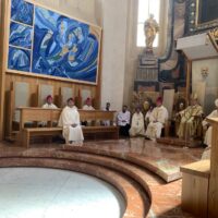 8. Mše svatá na poděkování za 30 let kněžské služby Mons. V. Kročila